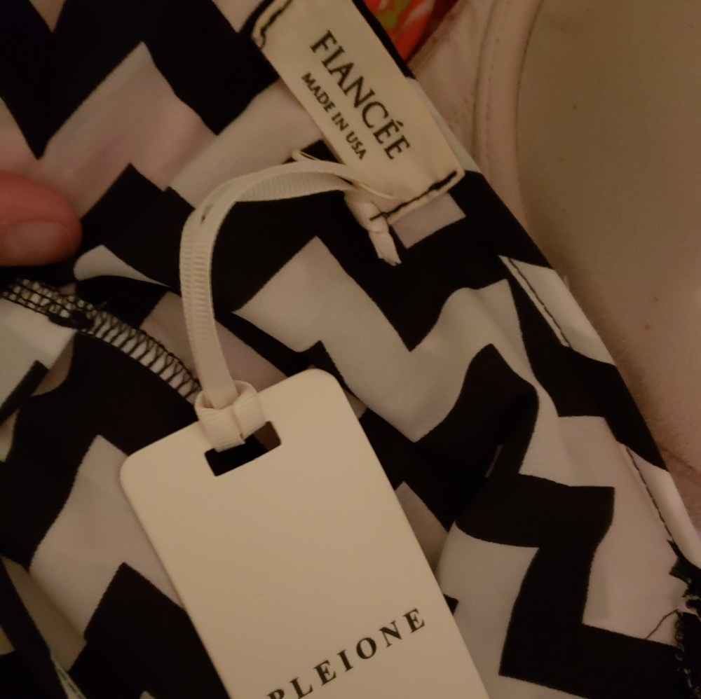 Nwt Pleione Fiancee Top size Large - Picture 3 of 4